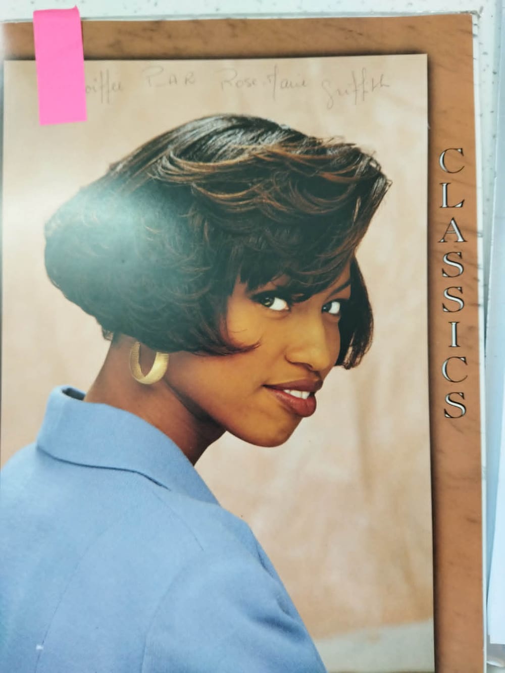 Page Classics du catalogue Dudley's, coiffure réalisée par Rose-Marie Griffith