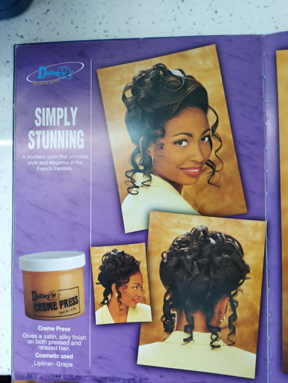 Page Simply Stunning du catalogue Dudley's, chignon bouffant