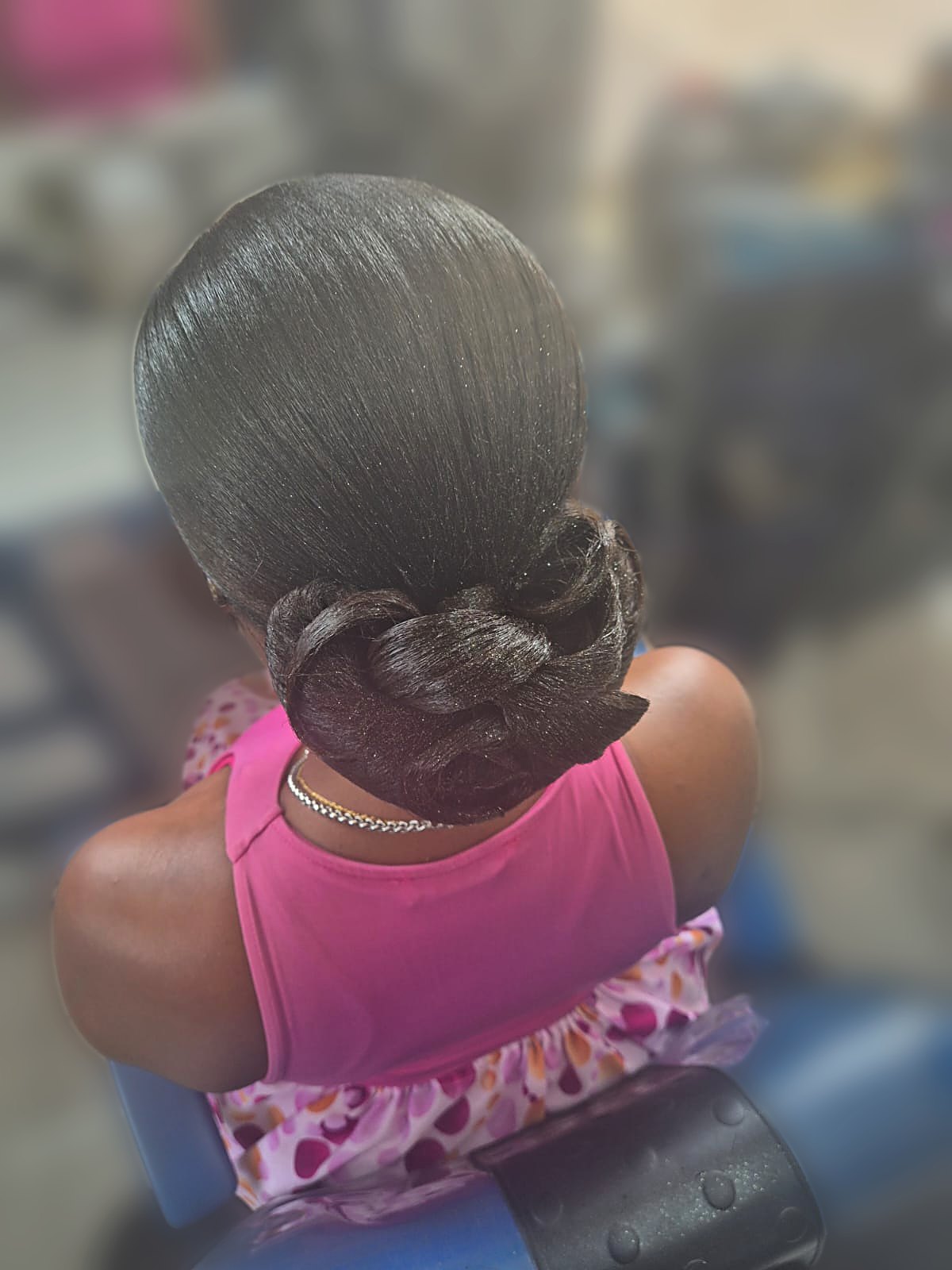 Chignon bas lisse et soigné