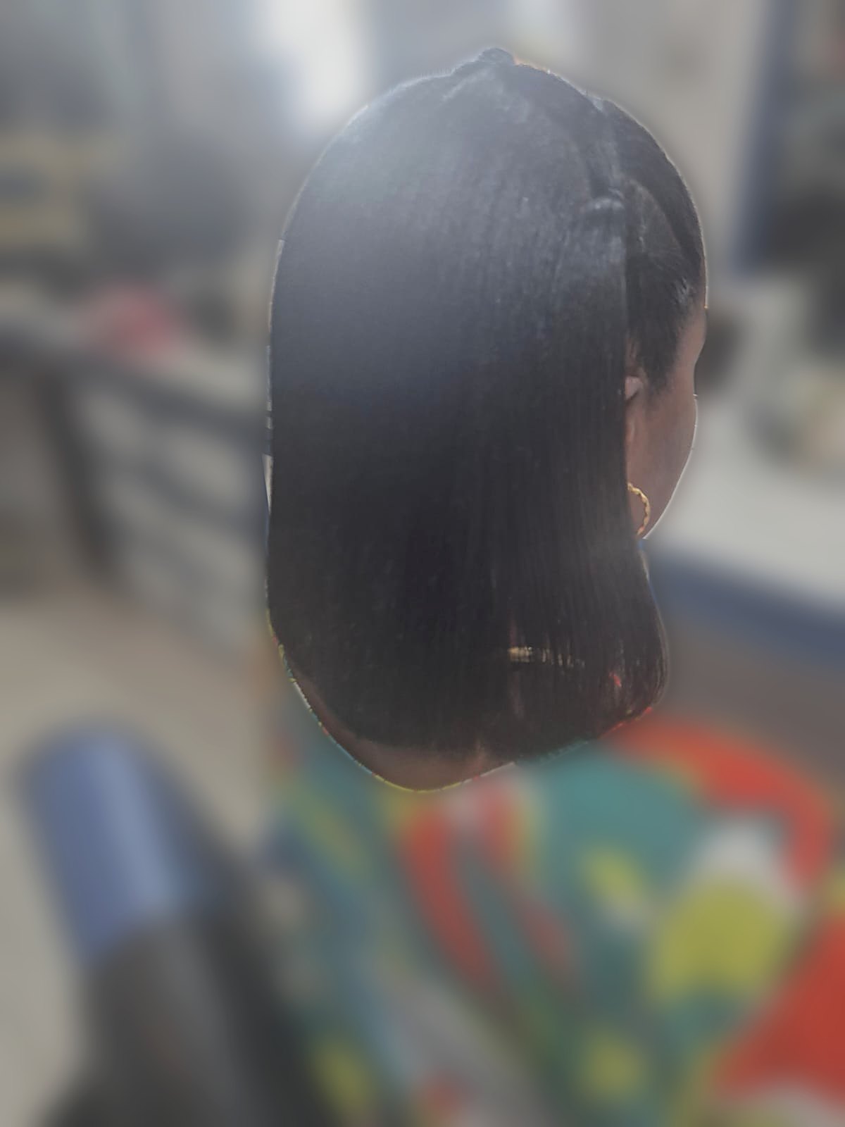 Lissage brillant sur cheveux longs, effet miroir